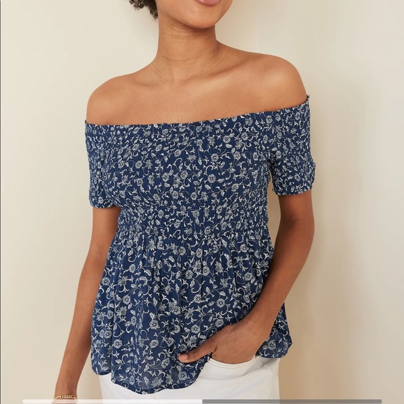 NWT Old Navy floral blouse - Picture 2 of 3